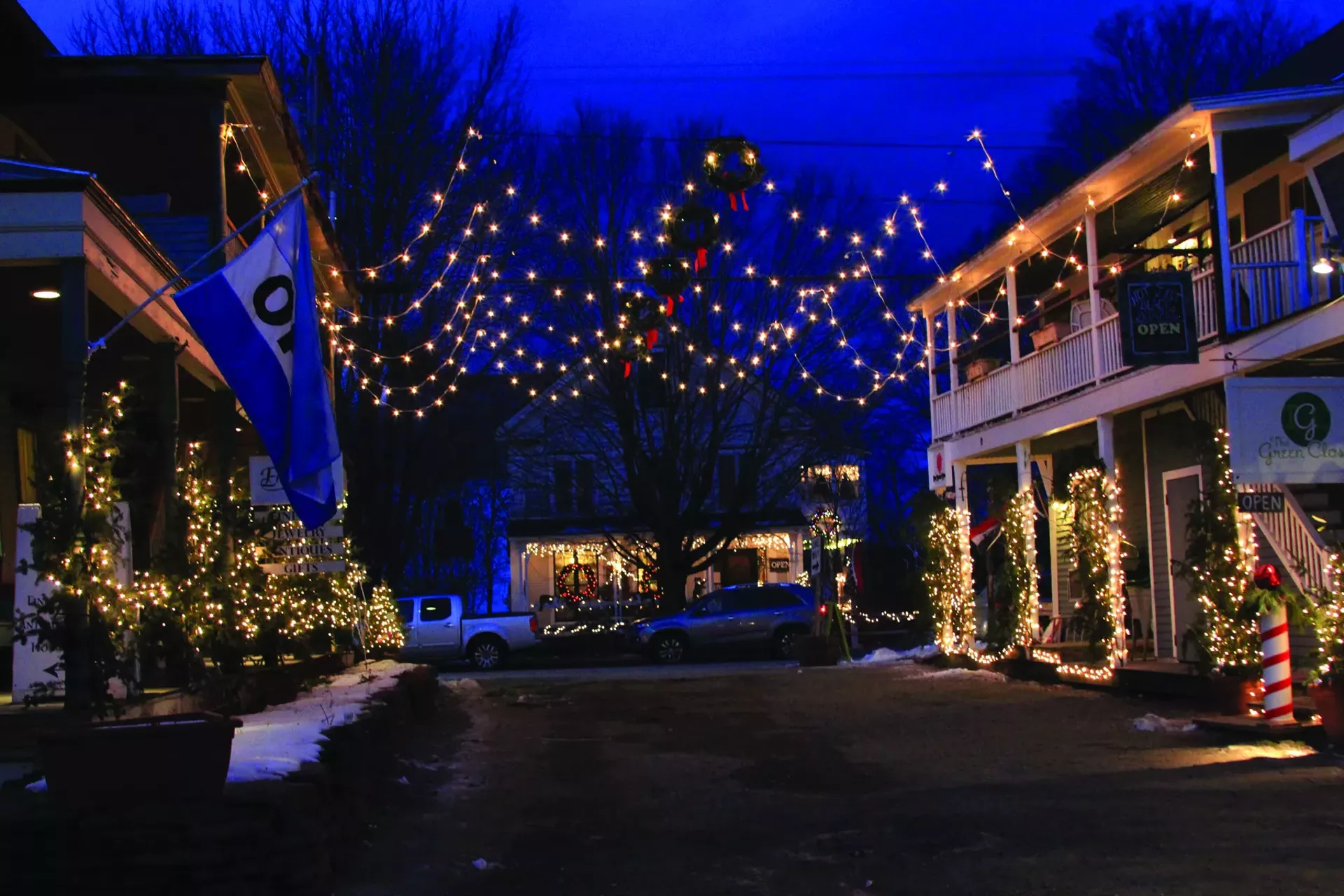 country_christmas_weekend.webp