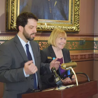Image: Lawmakers Making a Point About Marijuana Say: Ban Booze