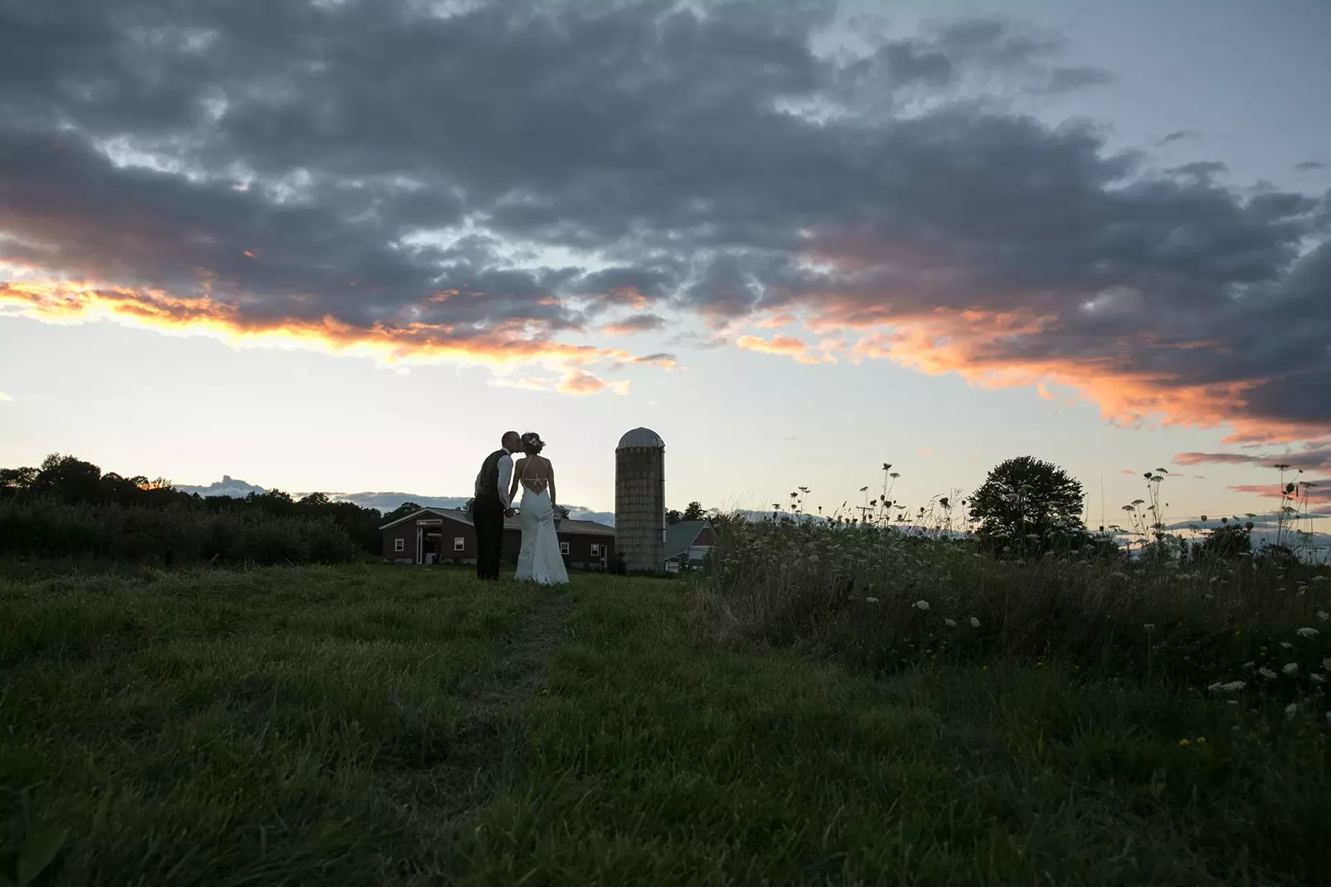 8cca2f6d_sky_couple_by_winding_roads.webp