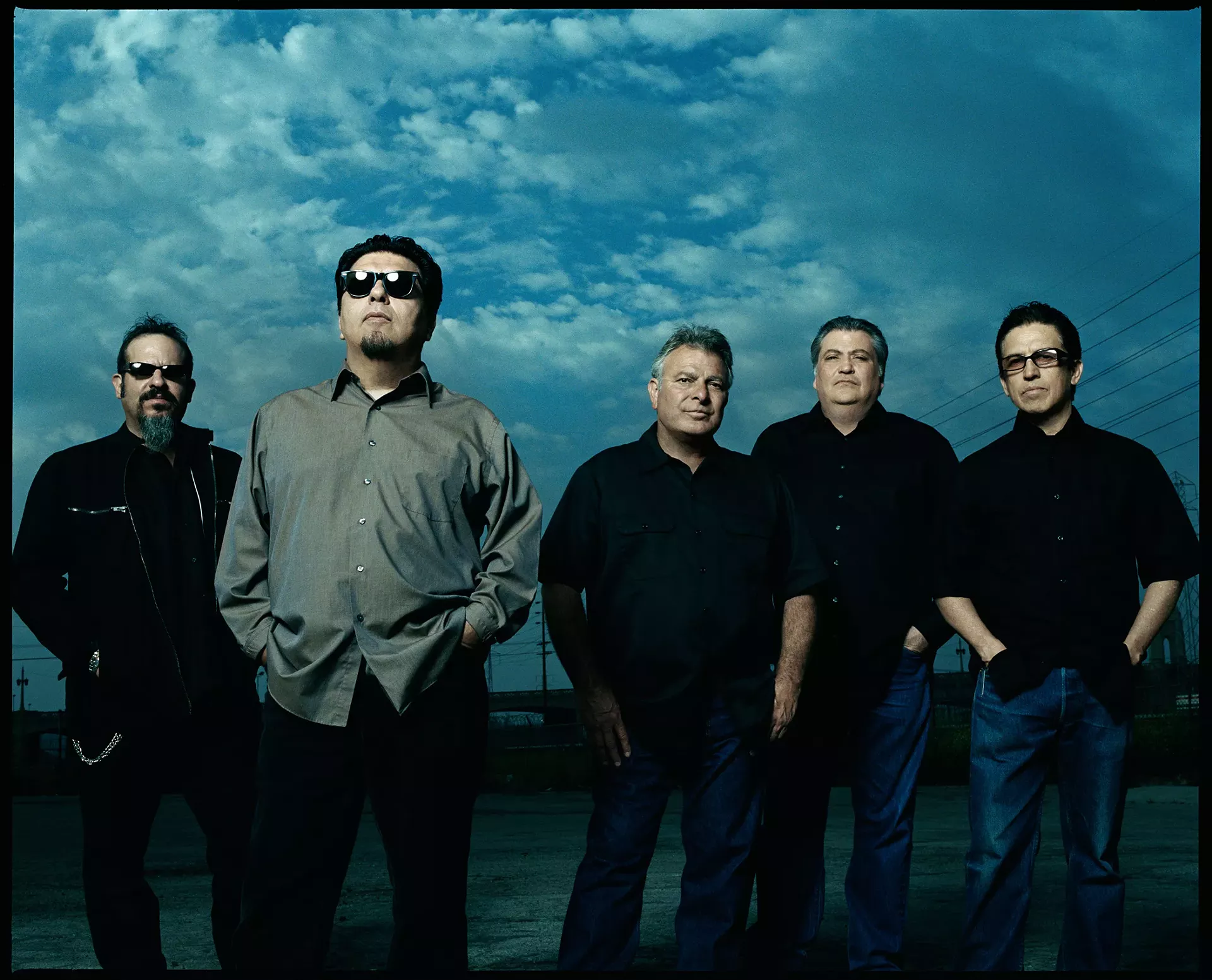 los_lobos-calendar-spotlight-ravin.webp