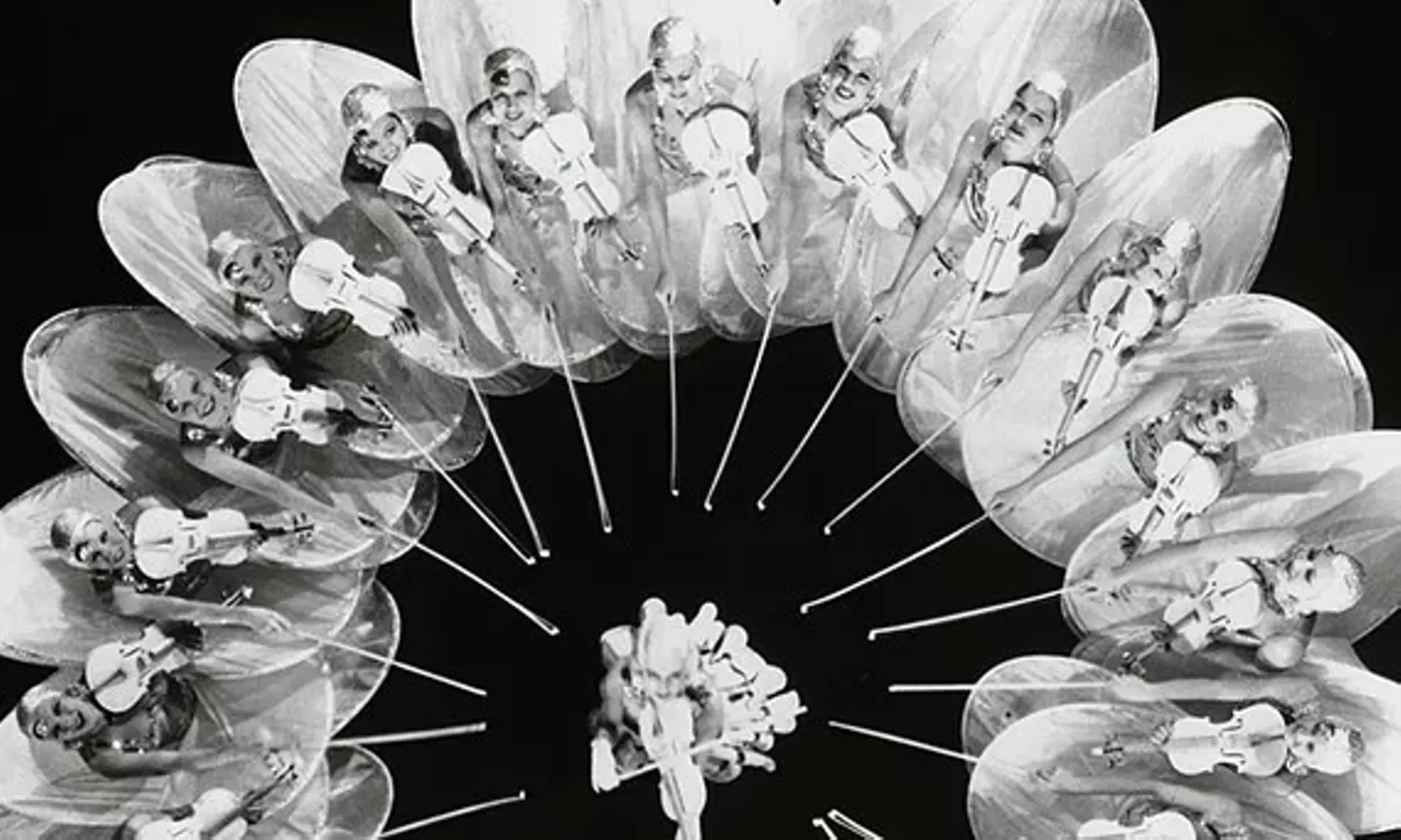 828a14e1_gold-diggers-of-1933-still-3.webp