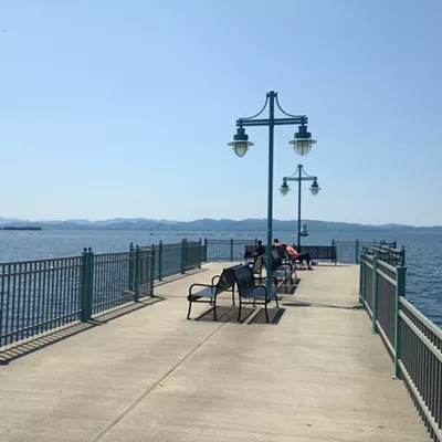 Image: Burlington Fishing Pier to Close During Marina Construction