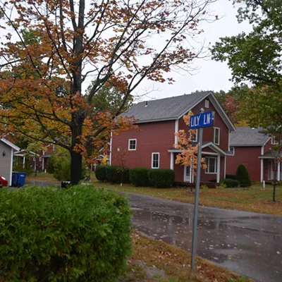 Image: After Buying Airport-Area Homes to Raze, Burlington Wants to Save Some