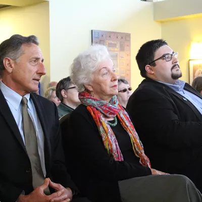 Image: Clinton Campaign Draws Small Crowd in Burlington