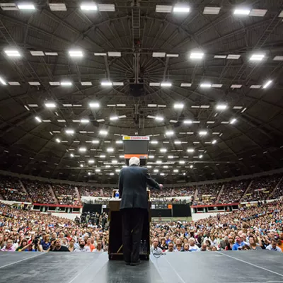 Image: At Record-Setting Rally, Wisconsinites #FeelTheBern