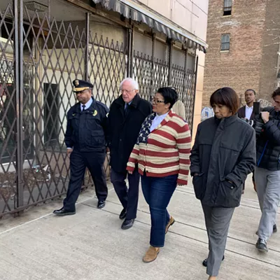 Image: Campaigning in Indiana, Sanders Rips Trump's 'Cheap' Rhetoric