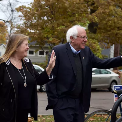 Image: Sanders Releases 10 Years of Income Tax Returns