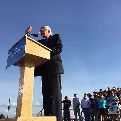 Image: Sanders Raises $33 Million in Closing Quarter of 2015