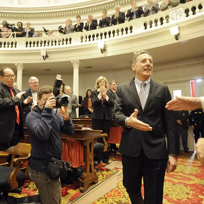 Image: Shumlin to Campaign for Clinton in Iowa