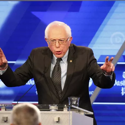 Image: In Miami, Sanders and Clinton Spar Over 30-Year-Old Cuba Comments