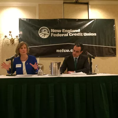 Image: Dunne and Minter: No Fireworks and Few Differences at Forum