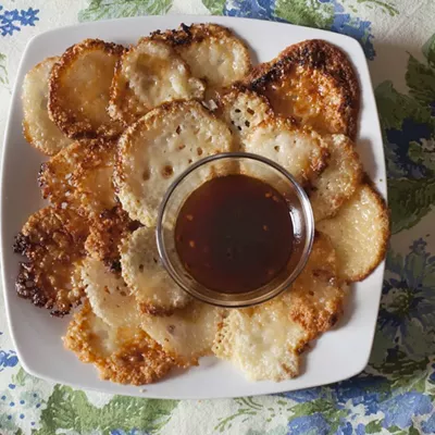 Image: Farmers Market Kitchen: Caramelized Maple-Cheddar Chips