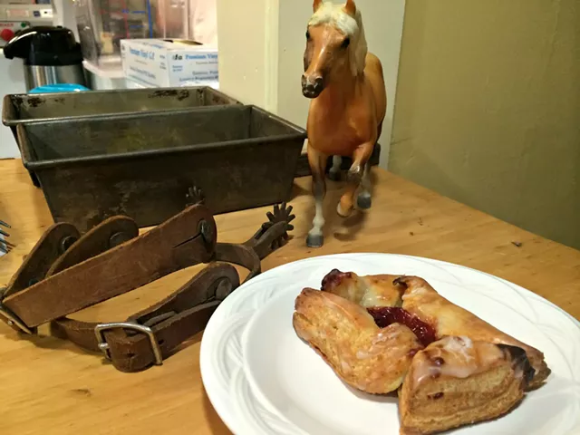 Alice Eats: The Swingin' Pinwheel Caf&eacute; & Bakery