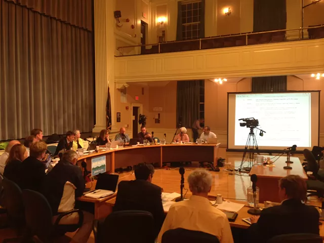Burlington City Council Backs Plan for Fewer Members