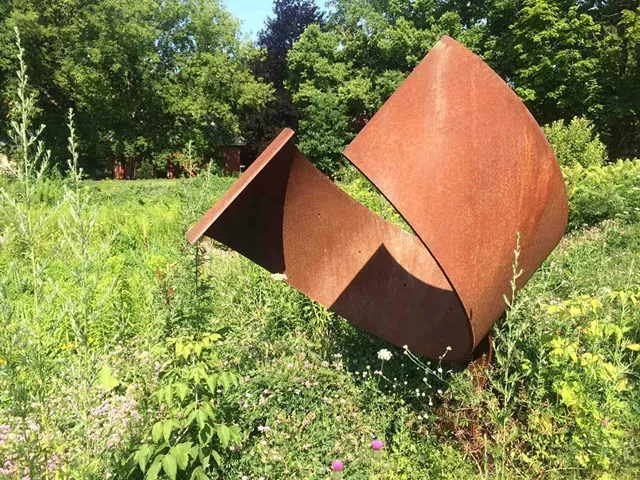 Sculptor Kate Pond Leads a Bus Tour Retrospective