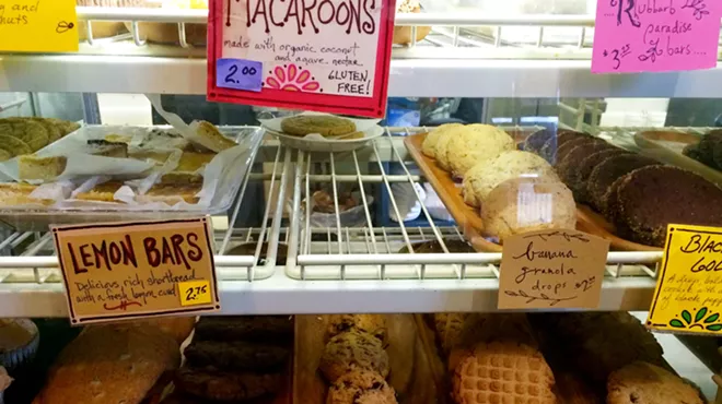 Image: Dining on a Dime: Sandy's Books & Bakery