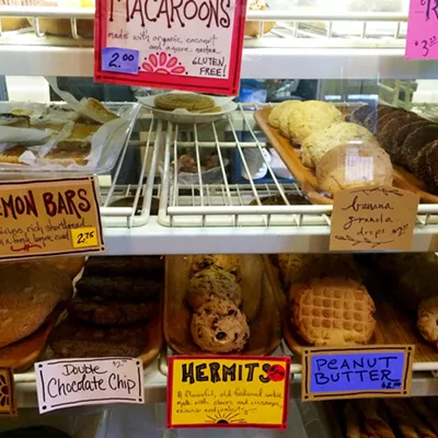 Image: Dining on a Dime: Sandy's Books & Bakery