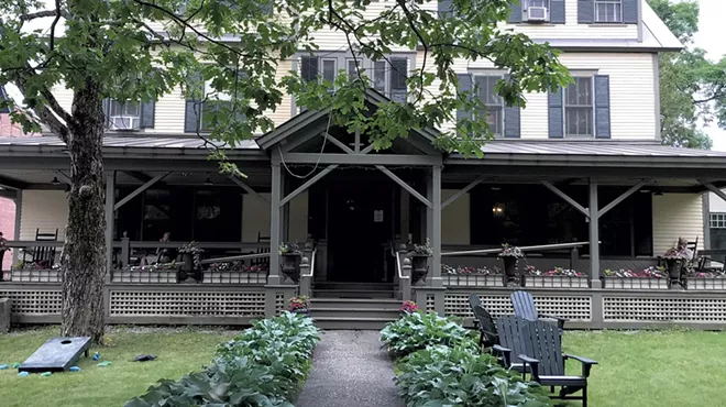 Image: Historic Norwich Inn Welcomes Guest on Foot or by Car