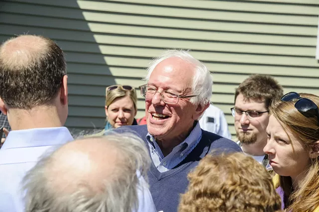 In Vintage Style, Sanders Takes His New Campaign to New Hampshire