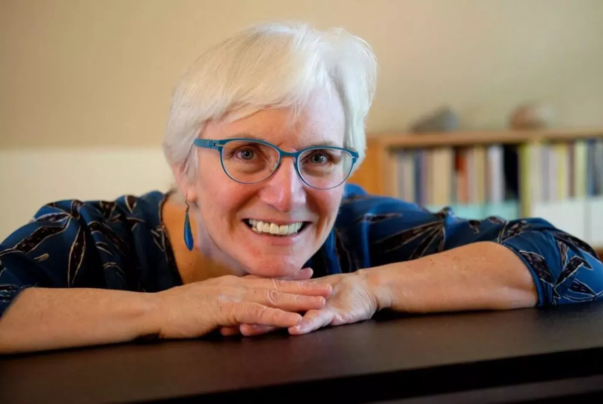 jacqueline-schwab-preferred_at-the-piano_alternate-image-1024x687-1.webp