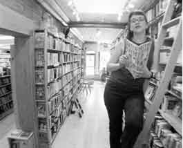 Kerrie Mathes at Crow Bookshop - MATTHEW THORSEN
