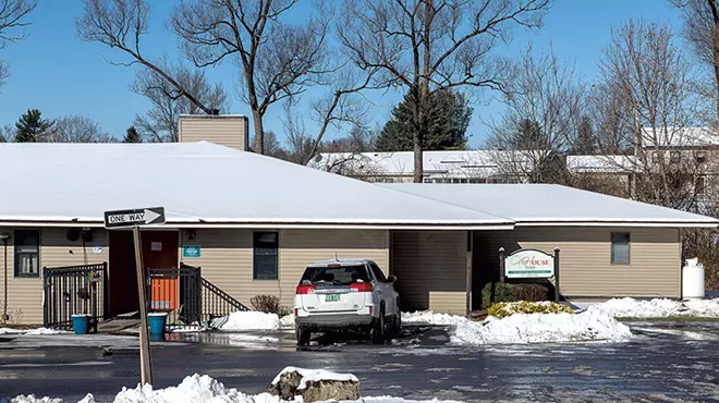 Image: Lockdowns Left Eldercare Homes Unchecked and Residents Vulnerable