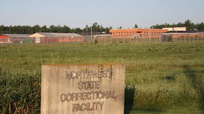 Image: Nearly 50 Inmates and Staffers at Northwest Prison Have COVID-19