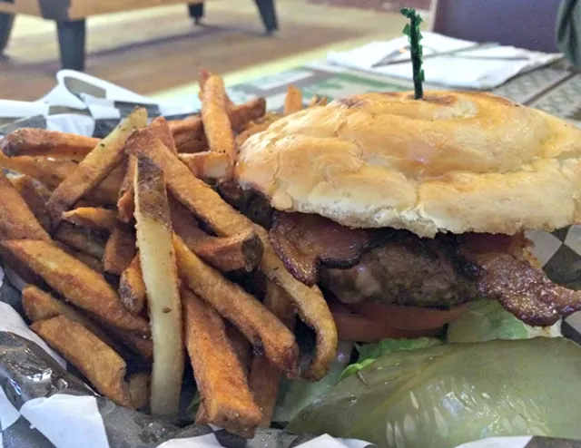 Alice Eats: North Country Saloon