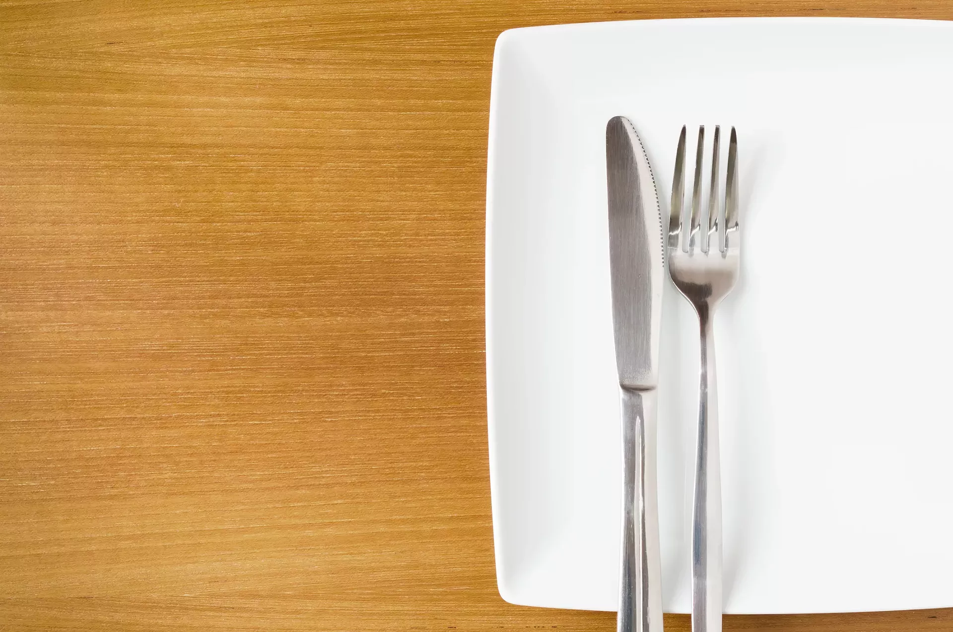place_setting_scphoto48_dreamstime.com.webp