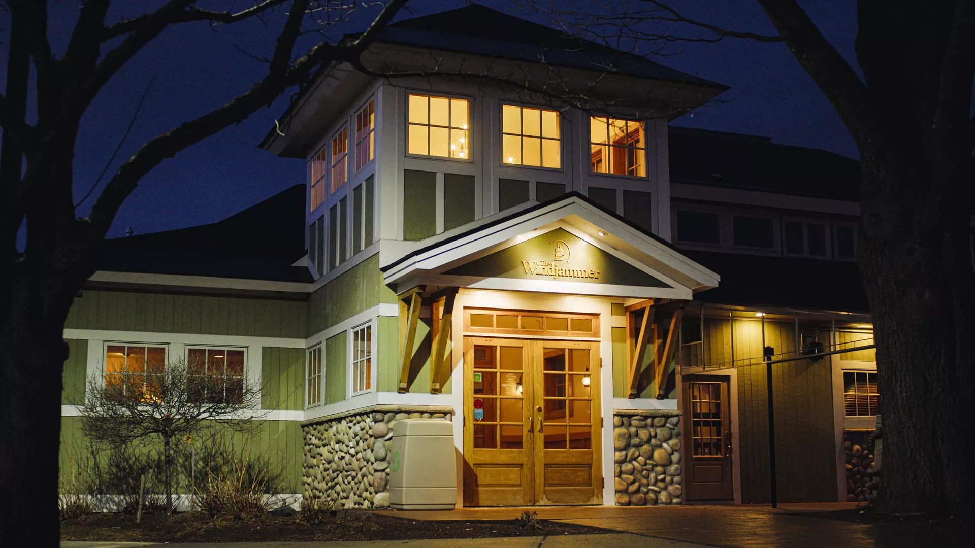 d2c95303d2b2-exterior-wj.webp