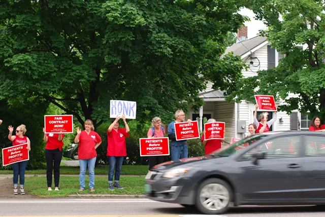 Nurses, Hospital Officials Prepare for Late Night at Bargaining Table