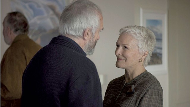 Jonathan Pryce and Glenn Close in The Wife