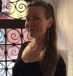 Death Doula Introduces Mourning Bracelets