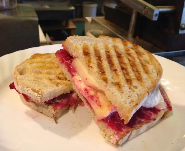 Seconds of Summer: Clover Mead Caf&eacute; & Farm Store