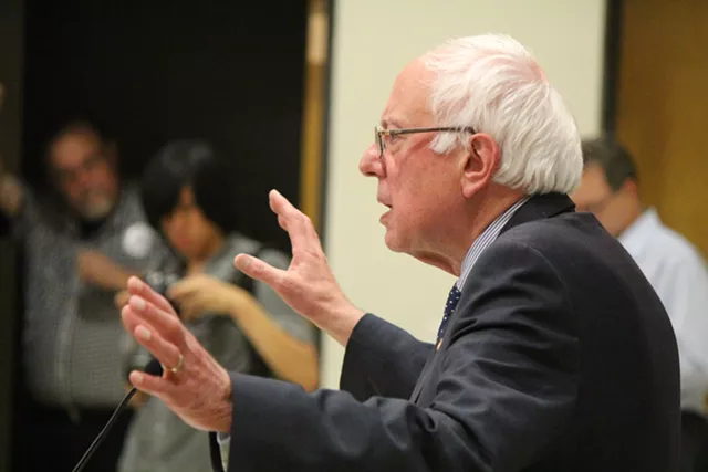 Sanders Barnstorms Increasingly Competitive Iowa