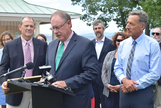 State, Feds Shake Hands on Lake Champlain Cleanup Agreement