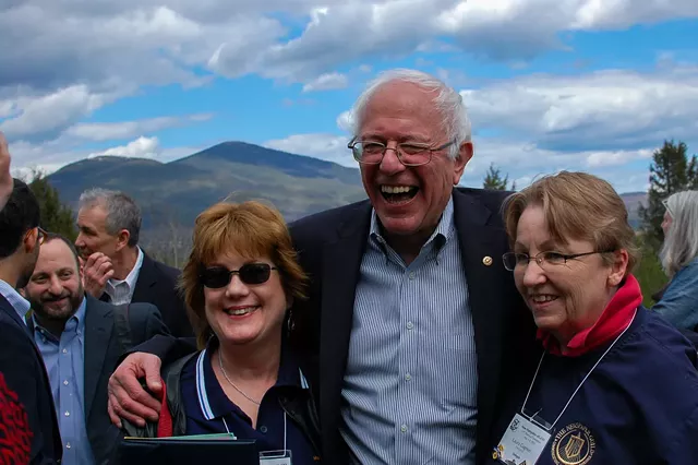 Sanders Seeks Supporters' Selfies for TV Ads