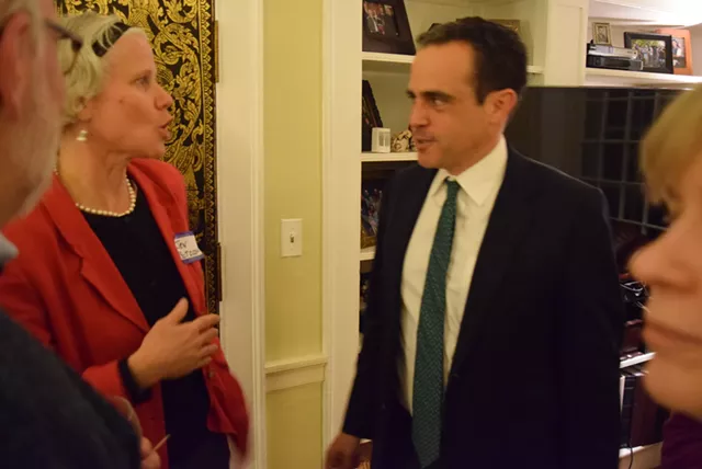 Democratic Candidates Stump &mdash; in a Jericho Living Room