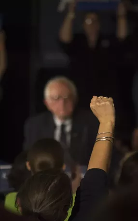 Sanders Rallies the Faithful in Iowa's Quad Cities
