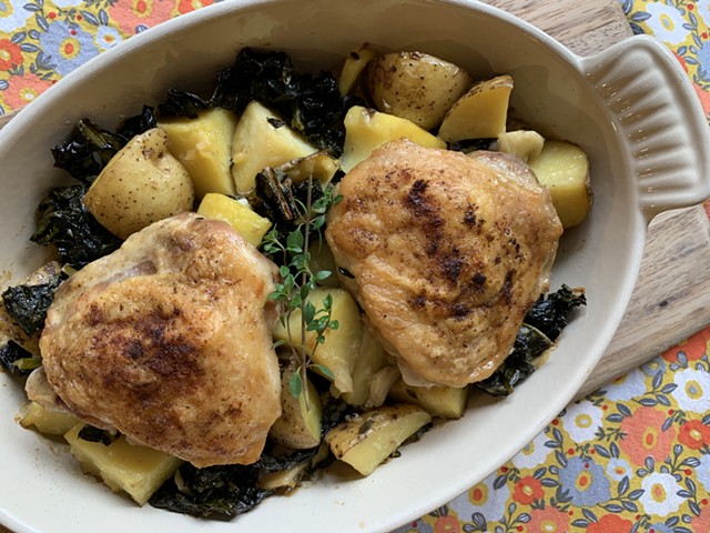 Garlicky chicken, potatoes and kale - MELISSA PASANEN ©️ SEVEN DAYS