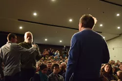In Colchester, Kasich Courts Those Looking for Compromise Candidate