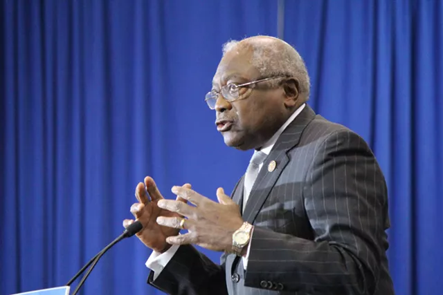 Clinton Crushes Sanders in South Carolina