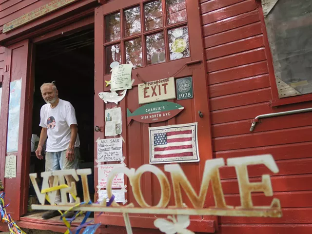 Charlie Auer, Proprietor of Charlie's Boathouse, Dies at Age 89