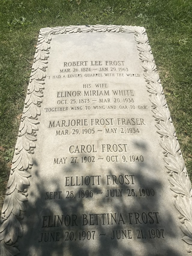 Robert Lee Frost's grave - SALLY POLLAK ©️ SEVEN DAYS
