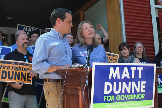 Dunne Lashes Out at Minter and Shumlin as the &lsquo;Establishment&rsquo;