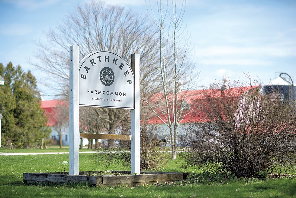 Earthkeep Farmcommon sign - DARIA BISHOP
