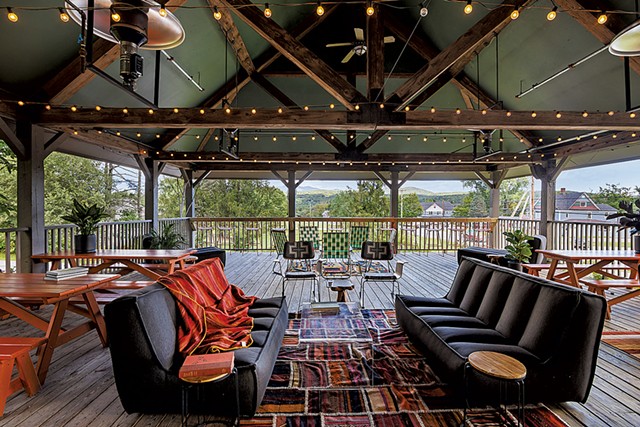 Outdoor patio at Apr&egrave;s Only - COURTESY OF SAVANNAH BROWN