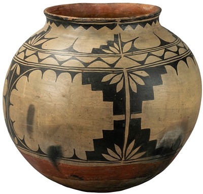 Maker formerly known [Kewa (Santo Domingo Pueblo)], Storage Jar, 1880&ndash;90s, Collection of Shelburne Museum, Anthony and Teressa Perry Collection of Native American Art - COURTESY OF ANDY DUBACK