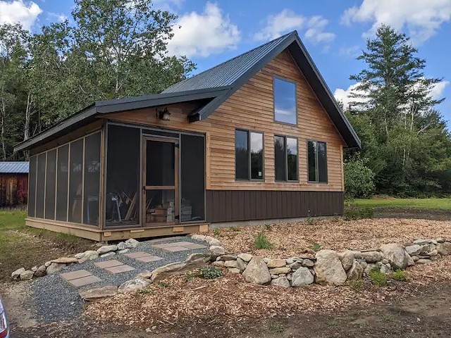 This newly constructed 500-square-foot cabin in the southern Vermont town of Jamaica is listed on Airbnb - COURTESY OF AIRBNB