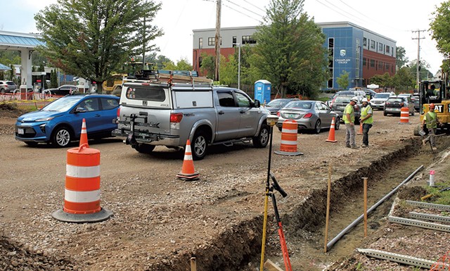 Champlain Parkway construction on Lakeside Avenue - COURTNEY LAMDIN ©️ SEVEN DAYS
